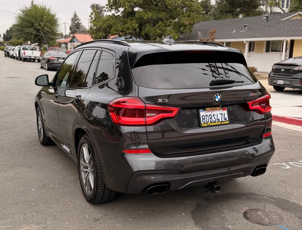 BMW X3 Vehicle Full-screen Gallery Image 06