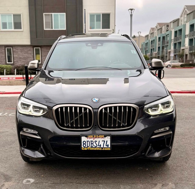 BMW X3 Vehicle Full-screen Gallery Image 05