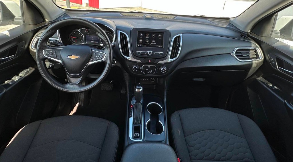 Chevrolet Equinox Vehicle Full-screen Gallery Image 09