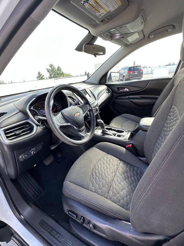 Chevrolet Equinox Vehicle Full-screen Gallery Image 14