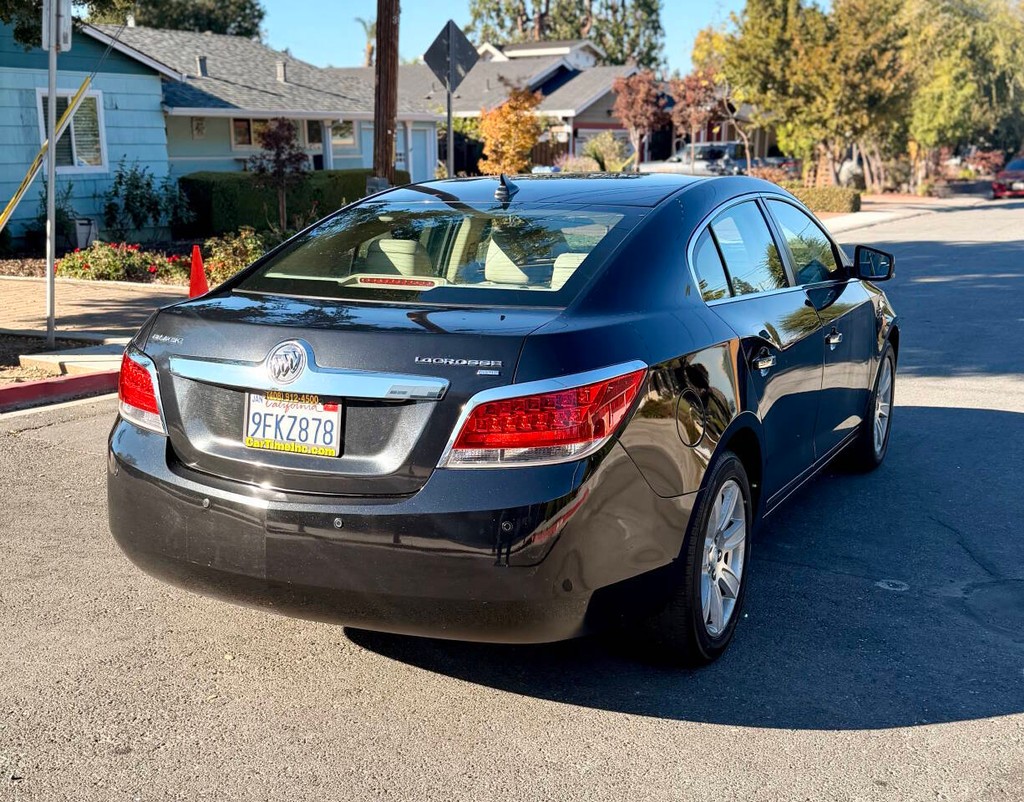 Buick LaCrosse Vehicle Full-screen Gallery Image 09