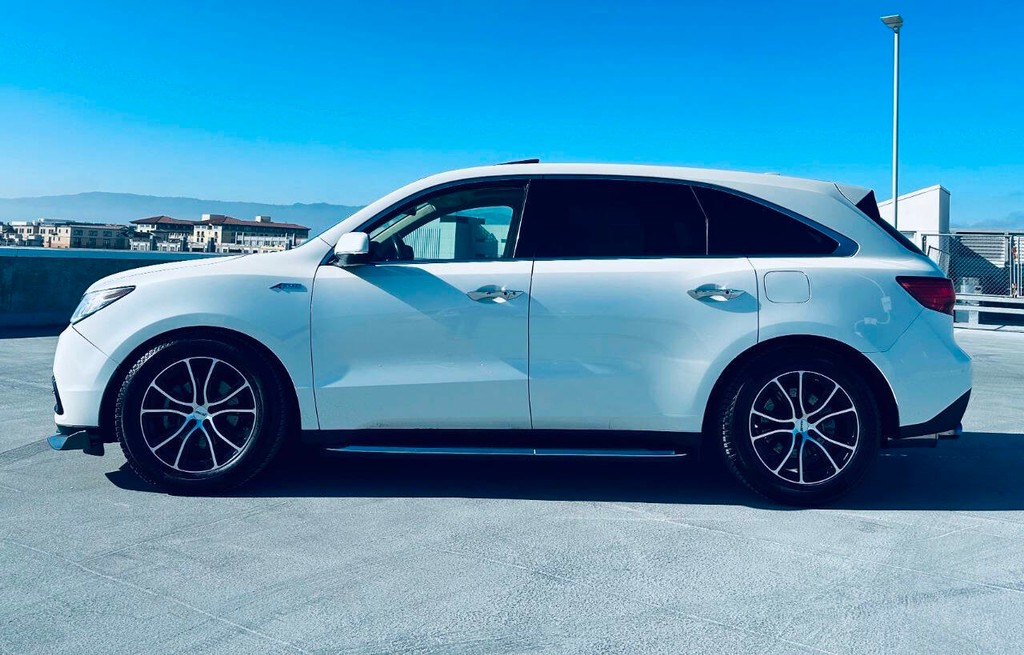 Acura MDX Vehicle Full-screen Gallery Image 04