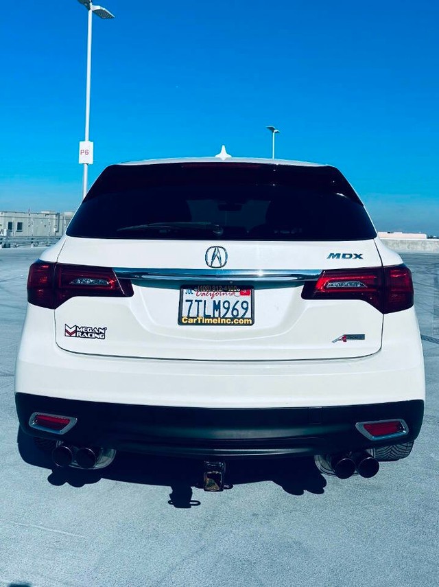 Acura MDX Vehicle Full-screen Gallery Image 06