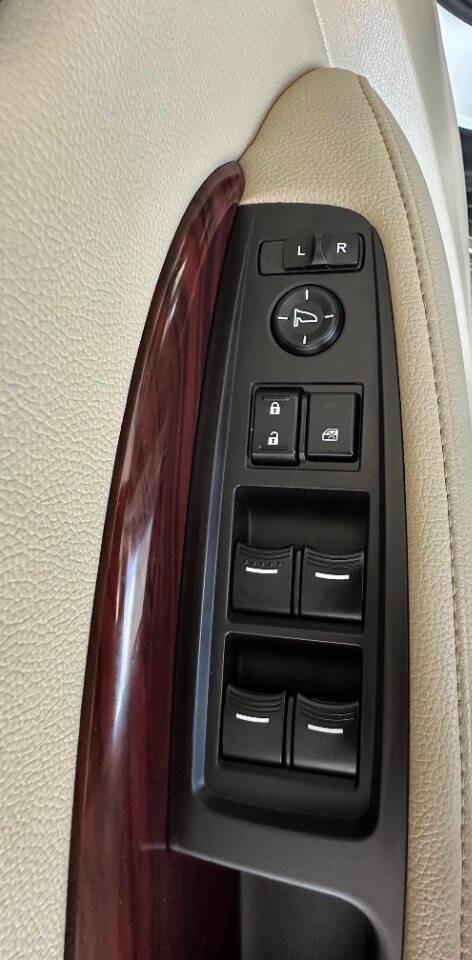 Acura MDX Vehicle Full-screen Gallery Image 13