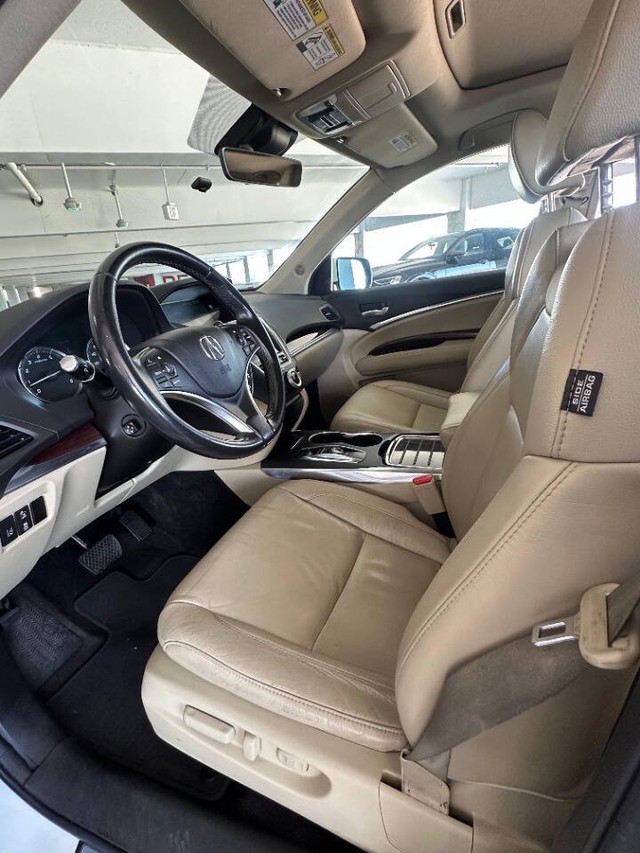 Acura MDX Vehicle Full-screen Gallery Image 16