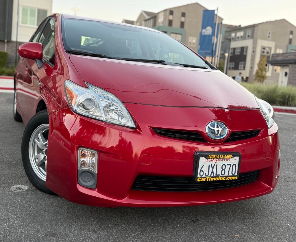 Toyota Prius Vehicle Full-screen Gallery Image 03