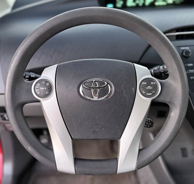 Toyota Prius Vehicle Full-screen Gallery Image 10
