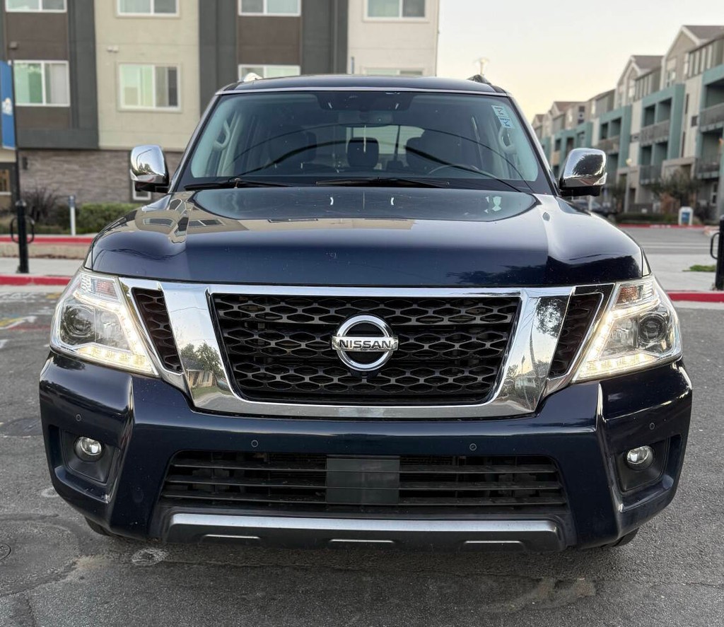 Nissan Armada Vehicle Full-screen Gallery Image 02