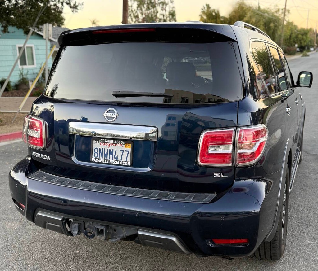 Nissan Armada Vehicle Full-screen Gallery Image 06