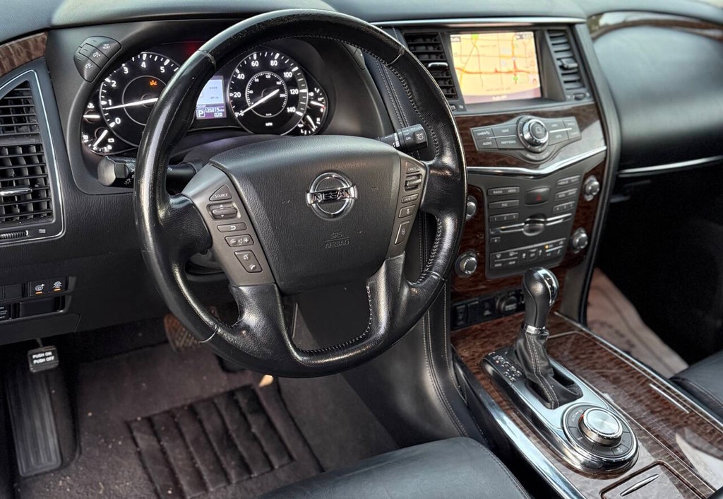 Nissan Armada Vehicle Full-screen Gallery Image 09