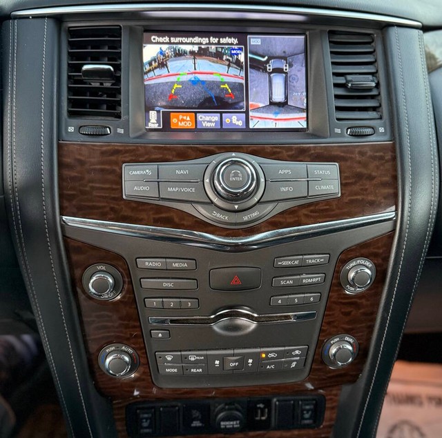 Nissan Armada Vehicle Full-screen Gallery Image 11