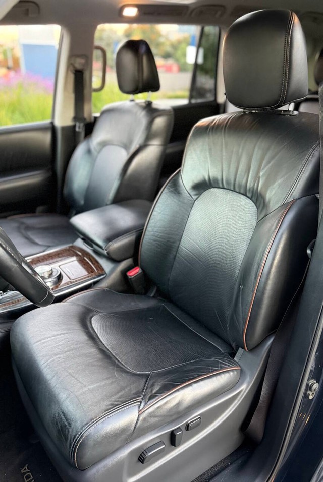 Nissan Armada Vehicle Full-screen Gallery Image 13