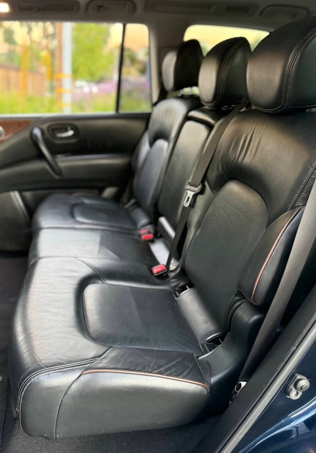 Nissan Armada Vehicle Full-screen Gallery Image 16