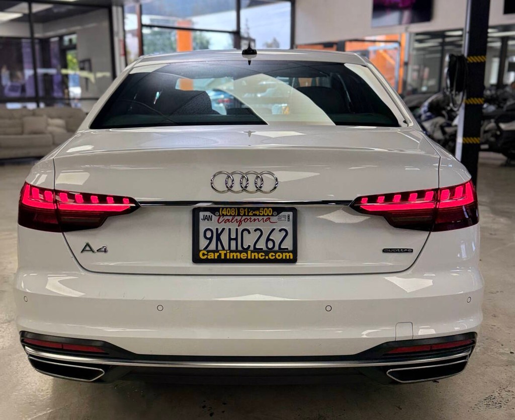 Audi A4 Sedan Vehicle Full-screen Gallery Image 07