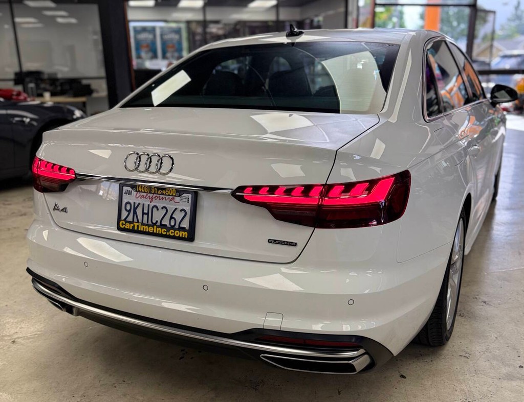 Audi A4 Sedan Vehicle Full-screen Gallery Image 08