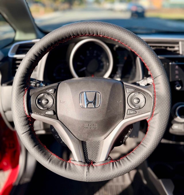 Honda Fit Vehicle Full-screen Gallery Image 09