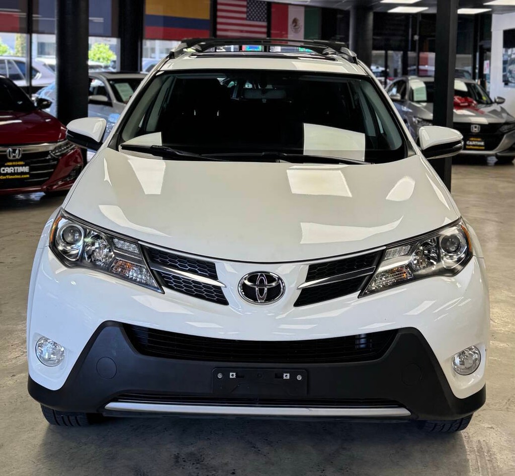 Toyota RAV4 Vehicle Full-screen Gallery Image 05