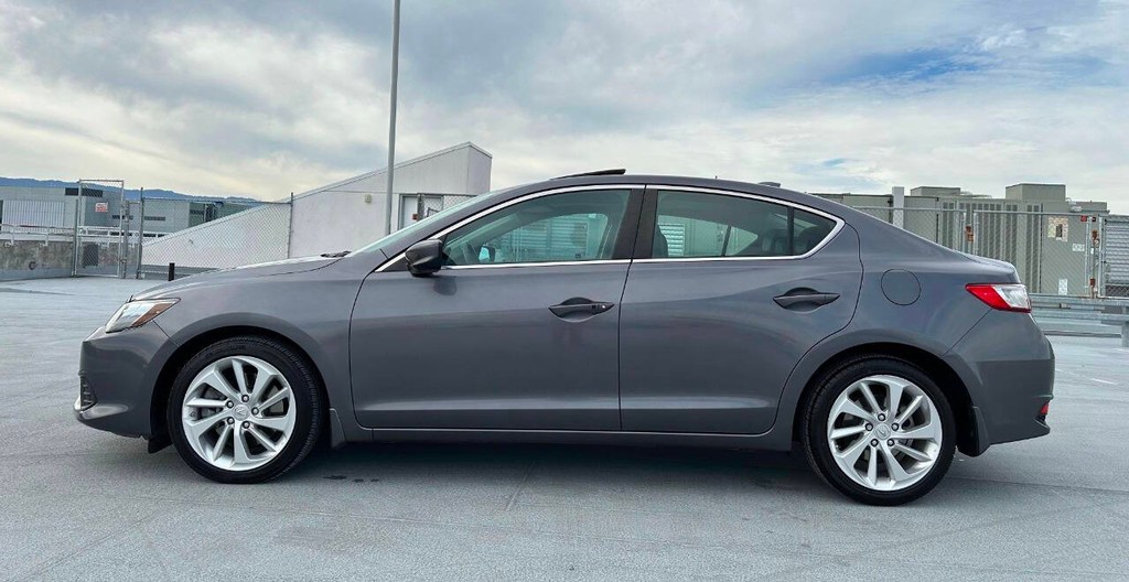 Acura ILX Vehicle Full-screen Gallery Image 04