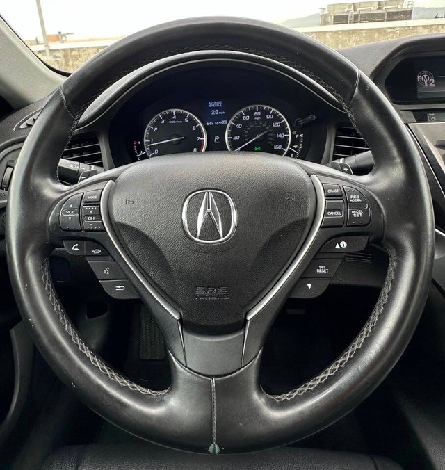 Acura ILX Vehicle Full-screen Gallery Image 10