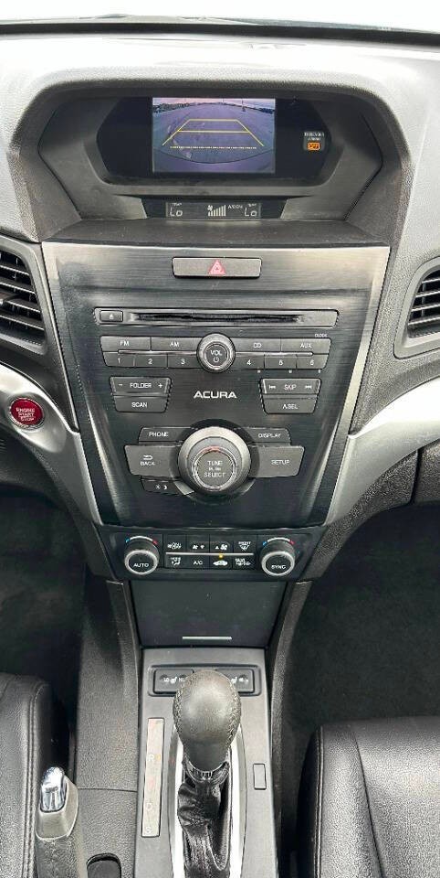 Acura ILX Vehicle Full-screen Gallery Image 17