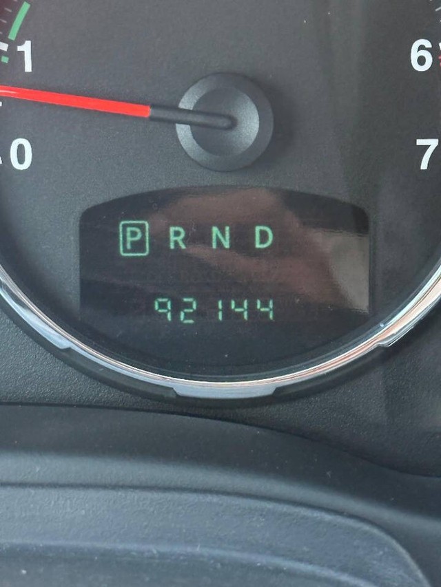 Jeep Liberty Vehicle Full-screen Gallery Image 17