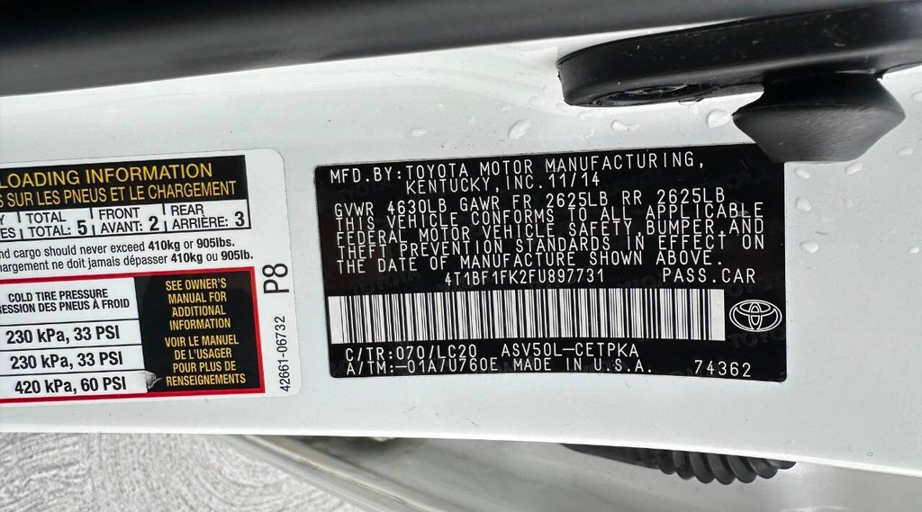 Toyota Camry Vehicle Full-screen Gallery Image 21