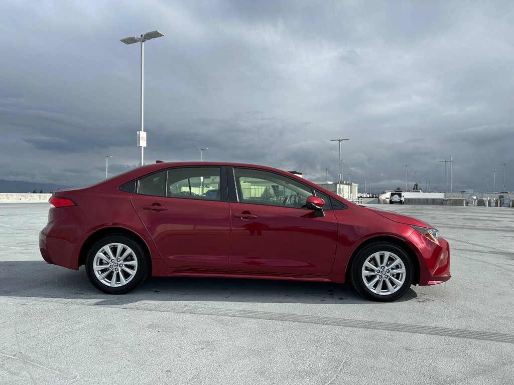 Toyota Corolla Vehicle Full-screen Gallery Image 08