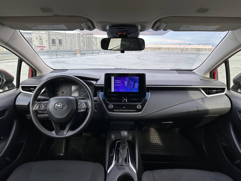 Toyota Corolla Vehicle Full-screen Gallery Image 14