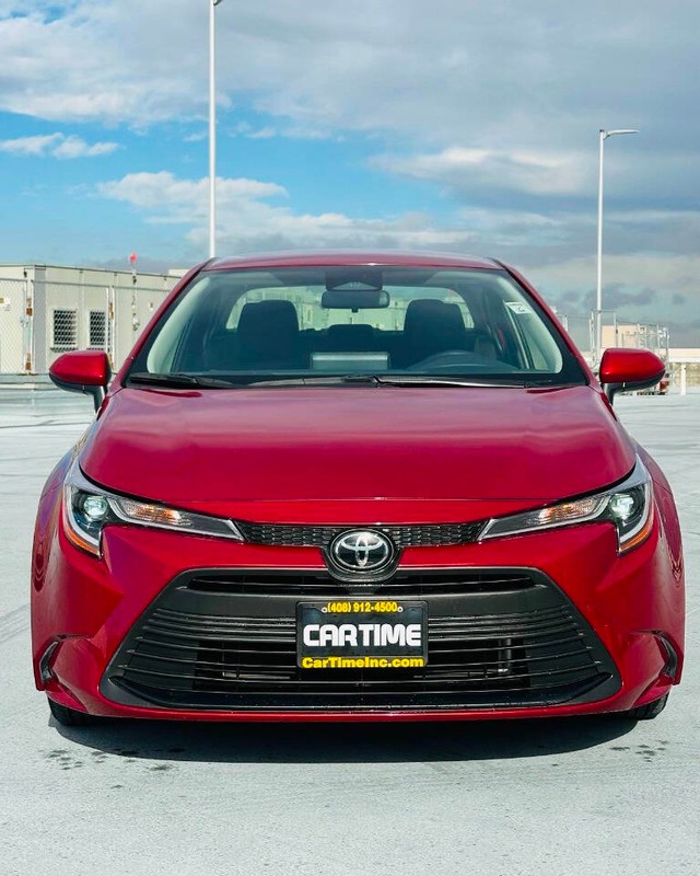 Toyota Corolla Vehicle Full-screen Gallery Image 02