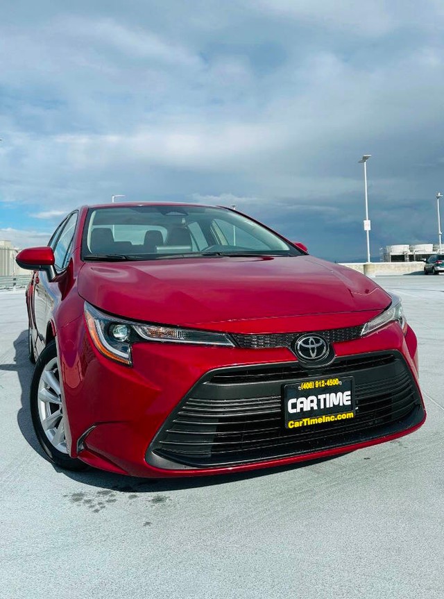 Toyota Corolla Vehicle Full-screen Gallery Image 03