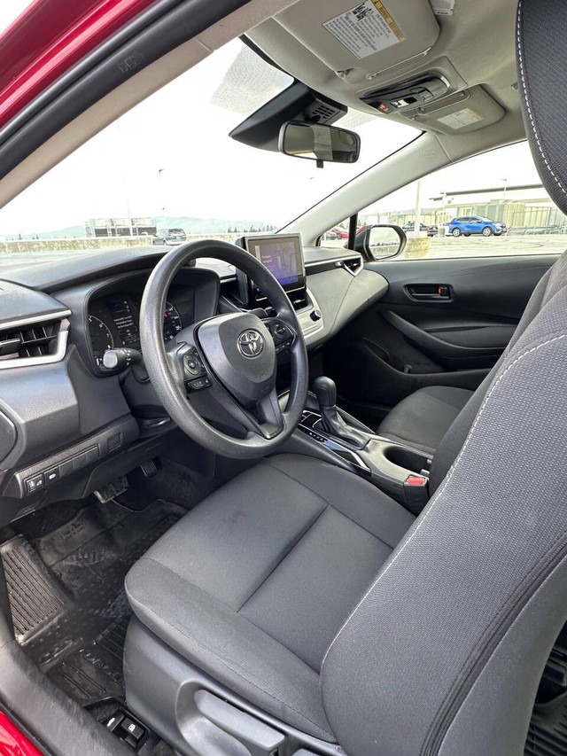 Toyota Corolla Vehicle Full-screen Gallery Image 15