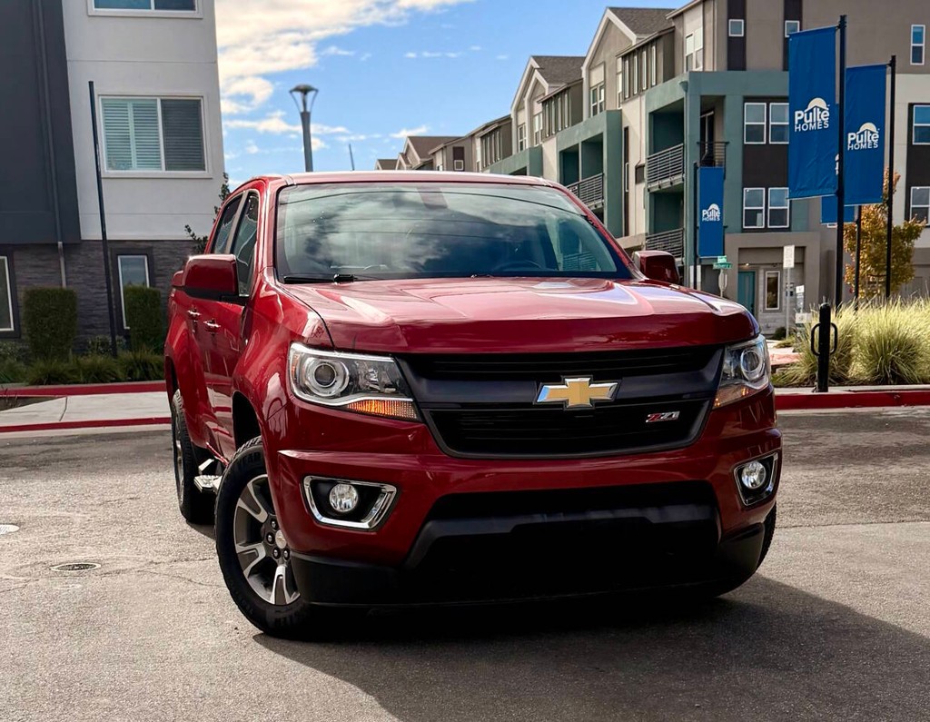 Chevrolet Colorado Vehicle Full-screen Gallery Image 02