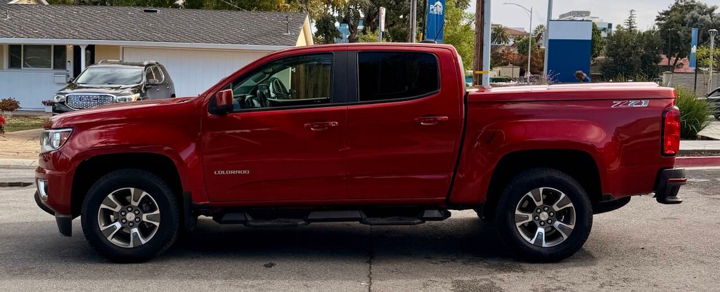 Chevrolet Colorado Vehicle Full-screen Gallery Image 04