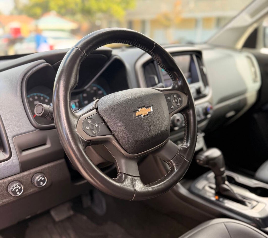 Chevrolet Colorado Vehicle Full-screen Gallery Image 10