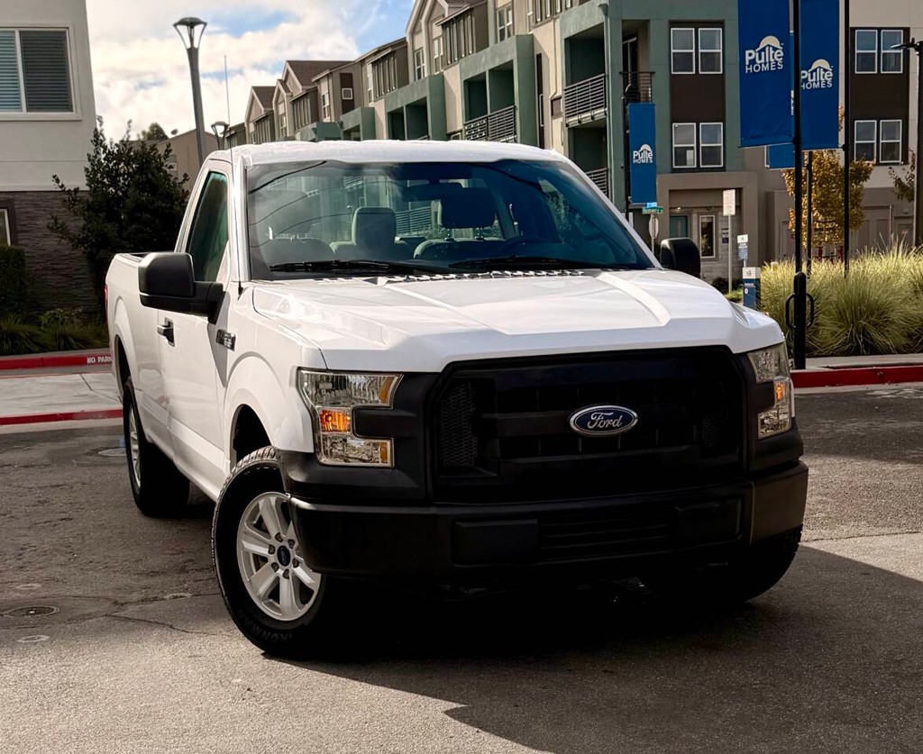 Ford F-150 Vehicle Full-screen Gallery Image 02
