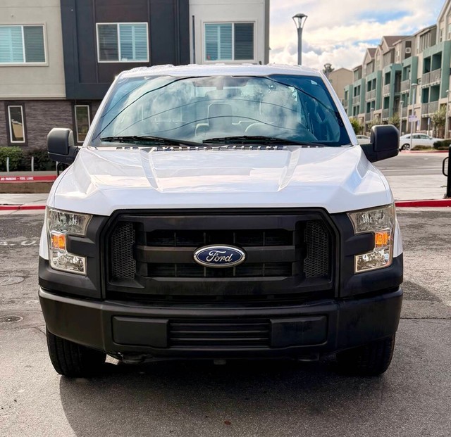 Ford F-150 Vehicle Full-screen Gallery Image 03