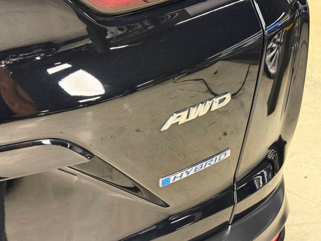 Honda CR-V Hybrid Vehicle Full-screen Gallery Image 09