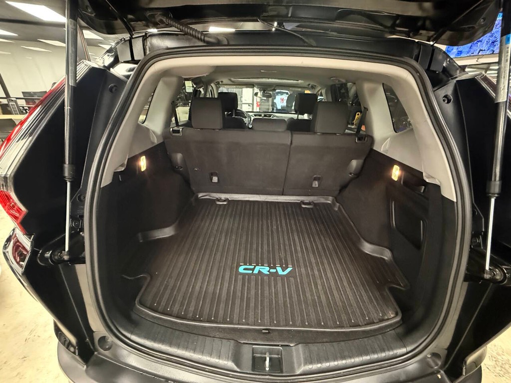 Honda CR-V Hybrid Vehicle Full-screen Gallery Image 10