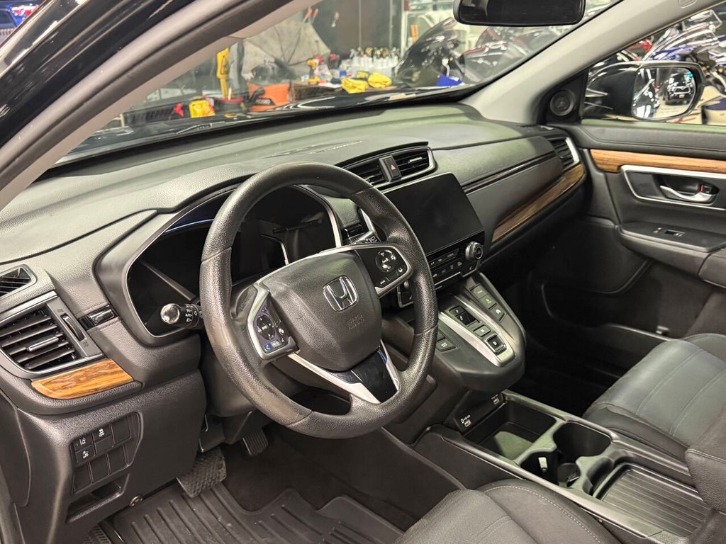 Honda CR-V Hybrid Vehicle Full-screen Gallery Image 12