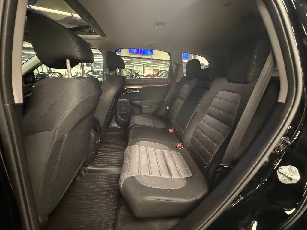 Honda CR-V Hybrid Vehicle Full-screen Gallery Image 14