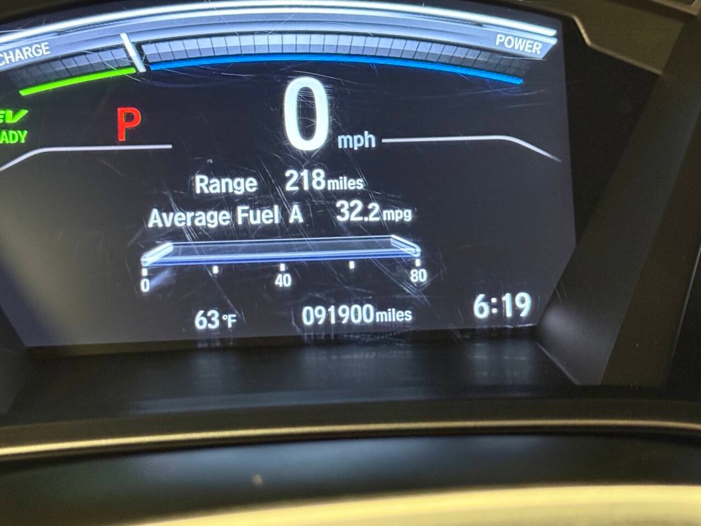 Honda CR-V Hybrid Vehicle Full-screen Gallery Image 16