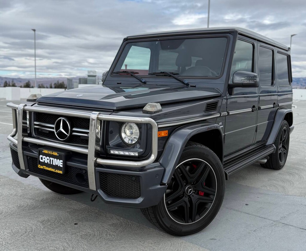 Mercedes-Benz G-Class Vehicle Full-screen Gallery Image 03