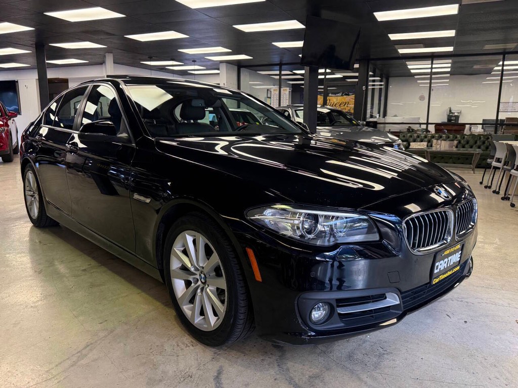 BMW 5 Series Vehicle Full-screen Gallery Image 07