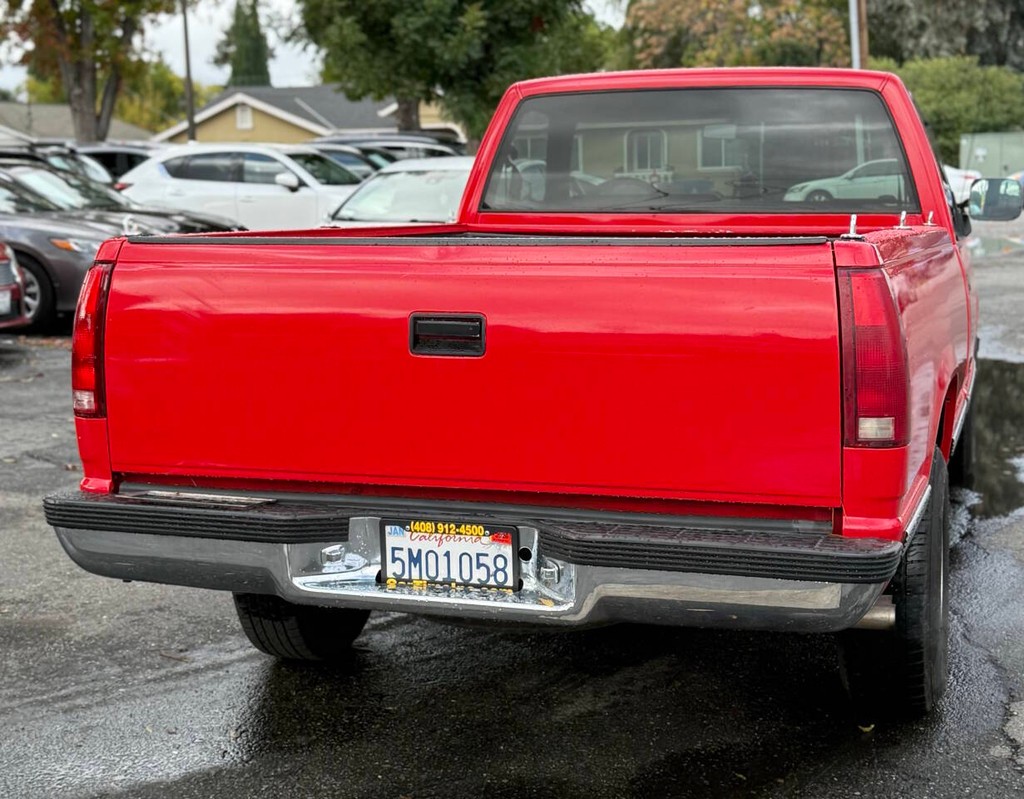 Chevrolet C/K 1500 Series Vehicle Full-screen Gallery Image 06