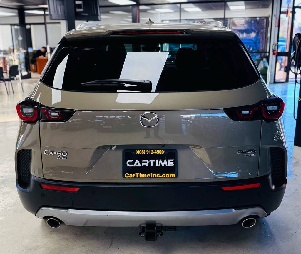 Mazda CX-50 Vehicle Full-screen Gallery Image 07