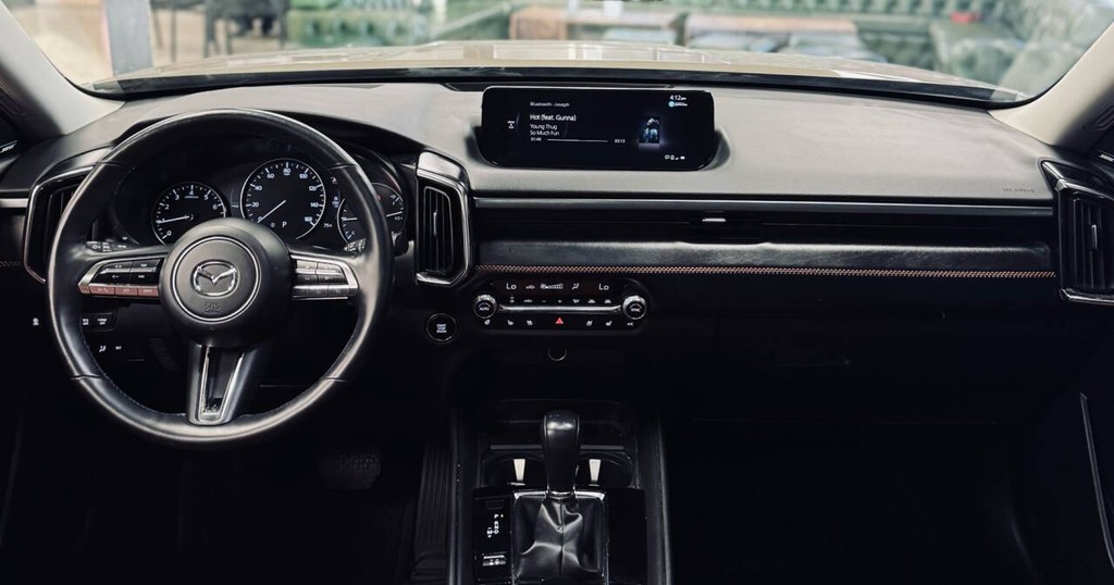 Mazda CX-50 Vehicle Full-screen Gallery Image 11