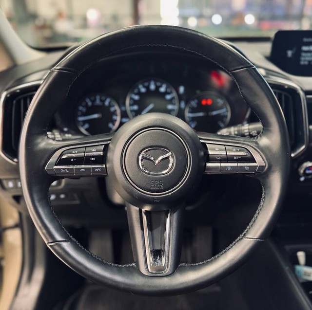 Mazda CX-50 Vehicle Full-screen Gallery Image 09