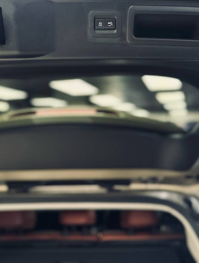 Mazda CX-50 Vehicle Full-screen Gallery Image 20