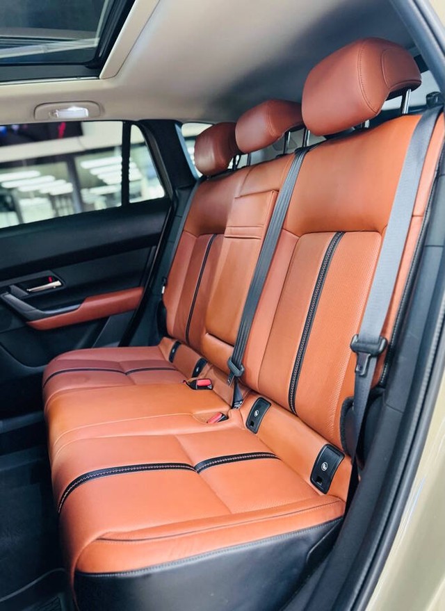 Mazda CX-50 Vehicle Full-screen Gallery Image 21