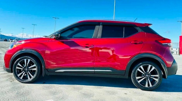 Nissan Kicks Vehicle Full-screen Gallery Image 04